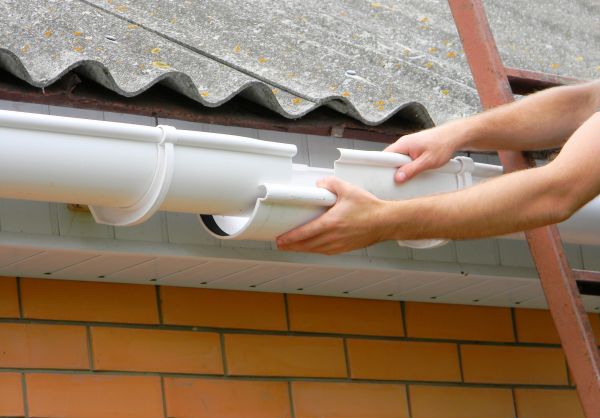 Gutter Hanging in Merrillville